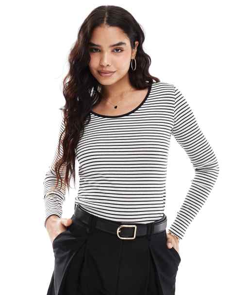 Vero Moda - Omkeerbaar gestreept T-shirt met lange mouwen in wit en zwart - view 1