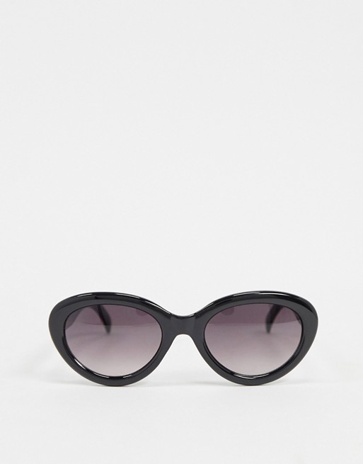 Vero Moda oval sunglasses in black