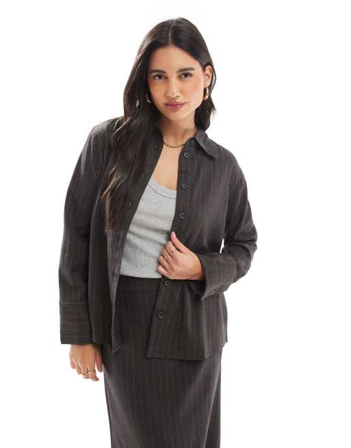 Vero Moda - Overhemd met brede manchetten in donkergrijs met krijtstreep, deel van co-ord set