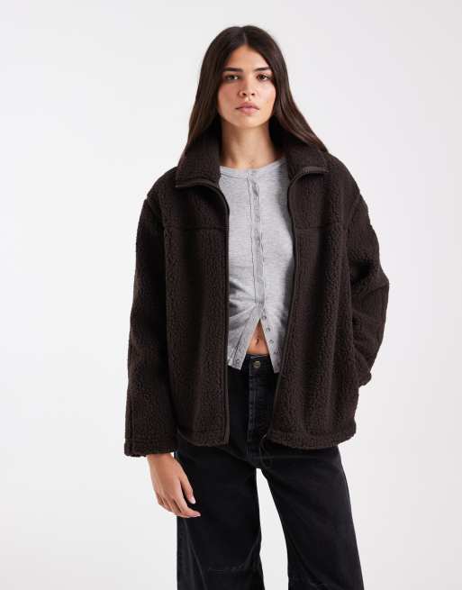 Vero Moda oversize kurtka teddy z golfem w kolorze czekoladowobrązowym, 1 z 4