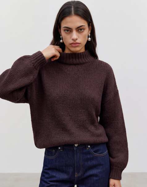 Vero Moda oversize sweter z wysokim golfem i puszystej dzianiny w kolorze czekoladowym - view 1