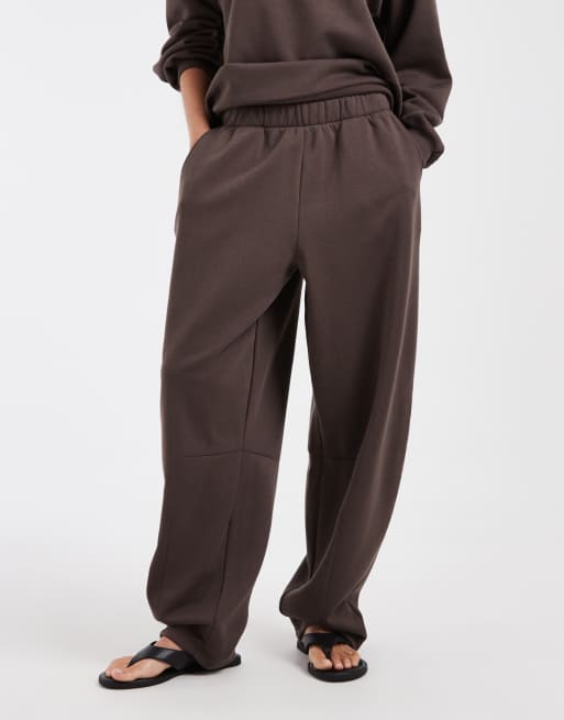 Vero Moda oversized balloon leg sweatpants in chocolate brown - part of a set, 2 of 5