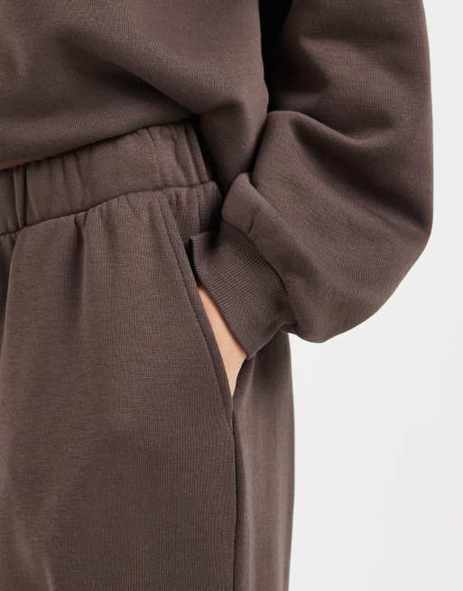 Vero Moda oversized balloon leg sweatpants in chocolate brown - part of a set, 5 of 5