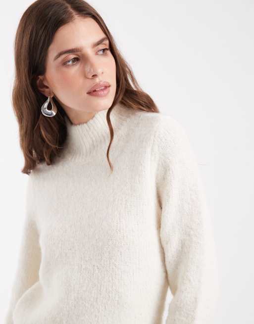 Vero Moda oversized high neck soft knit jumper in cream, 3 of 4