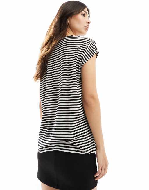 Vero Moda - Oversized og stribet T-shirt i monokrom, 3 af 4