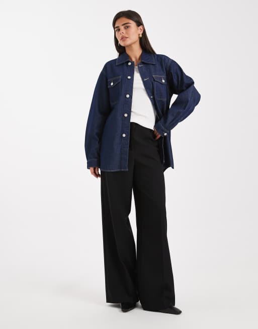 Vero Moda oversized pocket detail denim shirt in dark rinse wash, 3 of 4