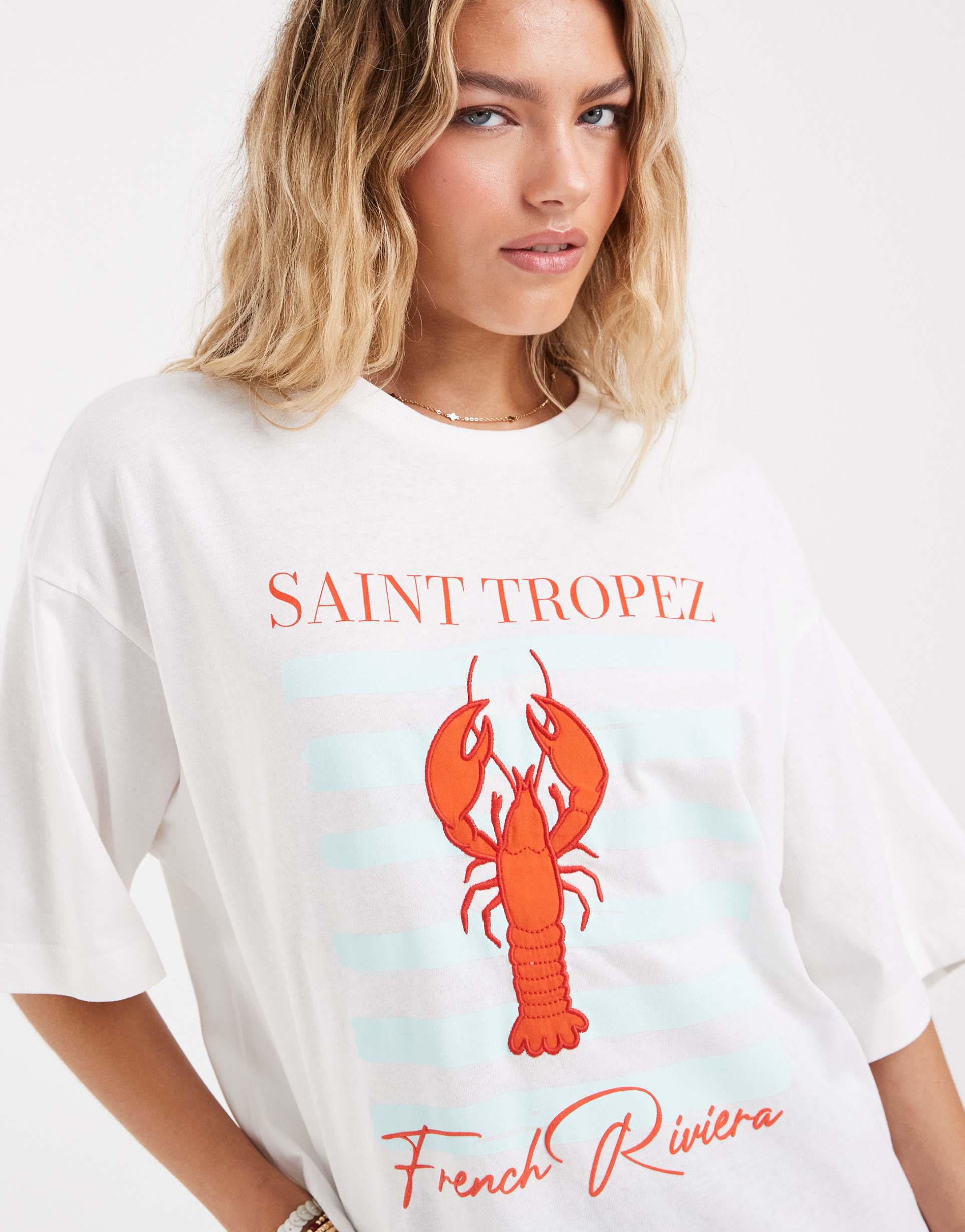 vero moda oversized t-shirt in white with lobster print