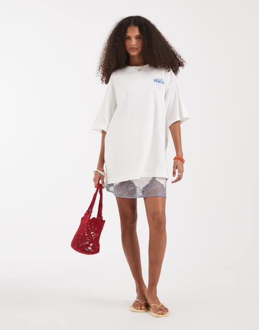 Vero Moda oversized t-shirt with seashell graphic in white, 3 of 4