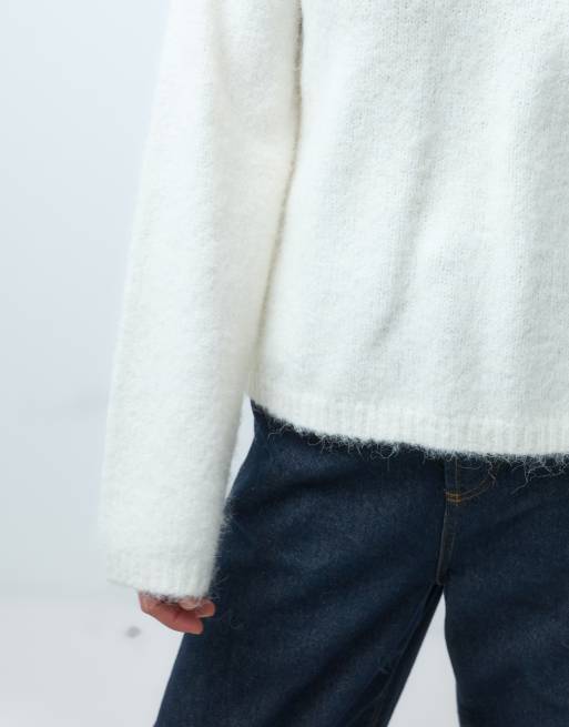 Vero Moda oversized v neck soft knit jumper in cream, 2 of 4