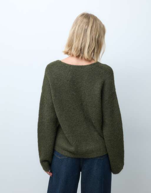 Vero Moda oversized v neck soft knit jumper in dark green, 3 of 4