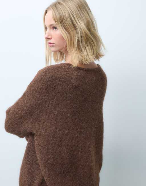 Vero Moda oversized v neck soft knit jumper in warm brown, 4 of 4