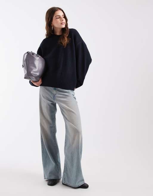 Vero Moda overszied knitted o-neck jumper in navy, 2 of 4