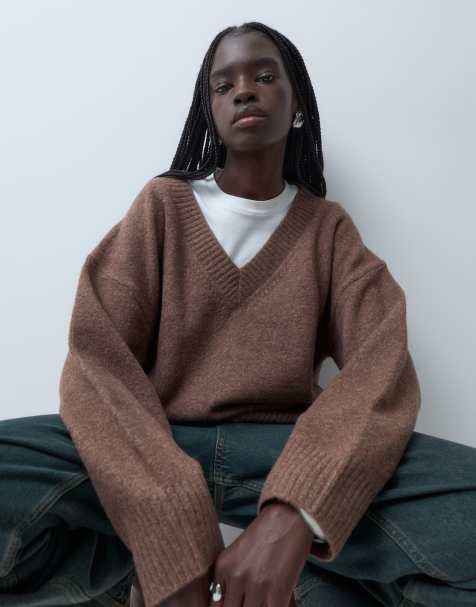 Vero Moda overszied knitted v-neck jumper in light brown - view 1