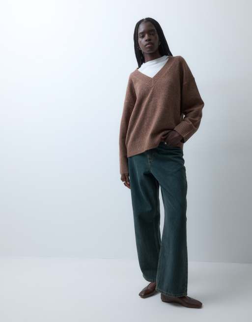 Vero Moda overszied knitted v-neck jumper in light brown, 2 of 4