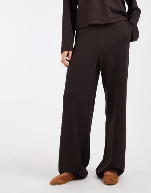 Vero Moda - Pantalon de jogging d'ensemble ultra doux et ample avec liens noués à la taille - Marron chocolat, 3 de 5