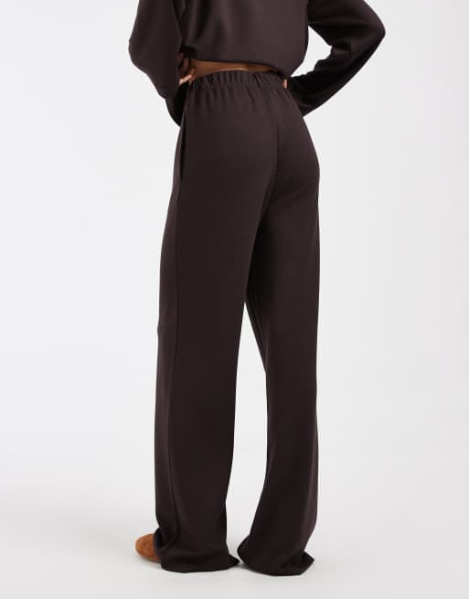 Vero Moda - Pantalon de jogging d'ensemble ultra doux et ample avec liens noués à la taille - Marron chocolat, 5 de 5
