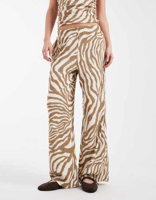 Vero Moda - Pantalon d'ensemble ample en jersey texturé avec imprimé abstrait - Bouleau, 2 de 5