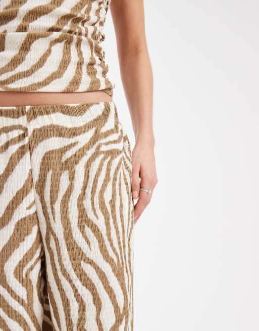 Vero Moda - Pantalon d'ensemble ample en jersey texturé avec imprimé abstrait - Bouleau, 5 de 5