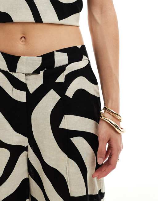 Vero Moda Pantalon large d ensemble aspect lin avec imprime abstrait Noir et blanc