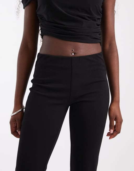 Vero Moda pantalones acampanados de talle medio en negro, 3 de 5