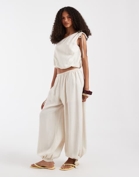 Vero Moda - Pantalones color crema de corte globo con detalle en los tobillos (parte de un conjunto) - view 1