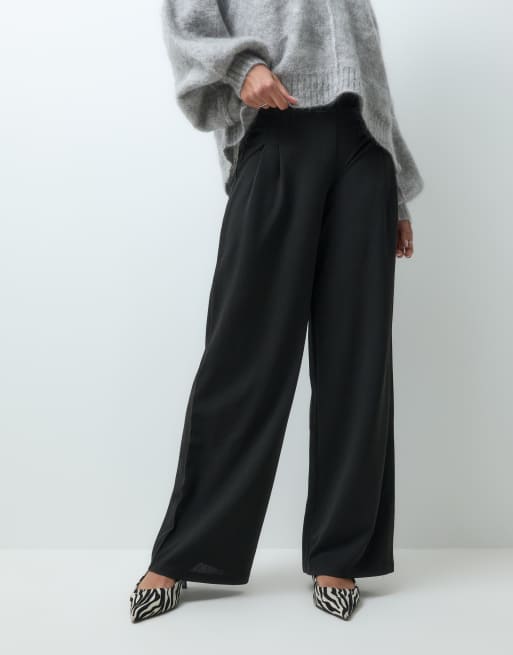 Vero Moda pantalones de pernera ancha plisados de cintura alta en negro, 3 de 5