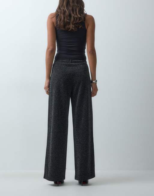 Vero Moda pantalones de talle medio de pernera ancha con brillo en negro, 3 de 5