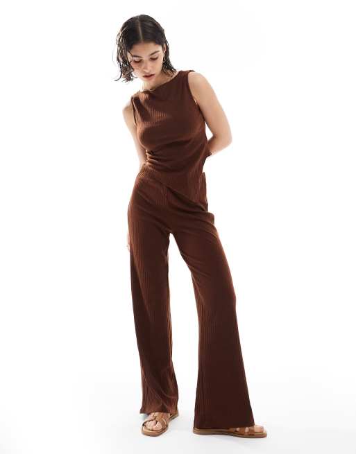 Vero Moda - Pantaloni a fondo ampio color cioccolato a coste in coordinato