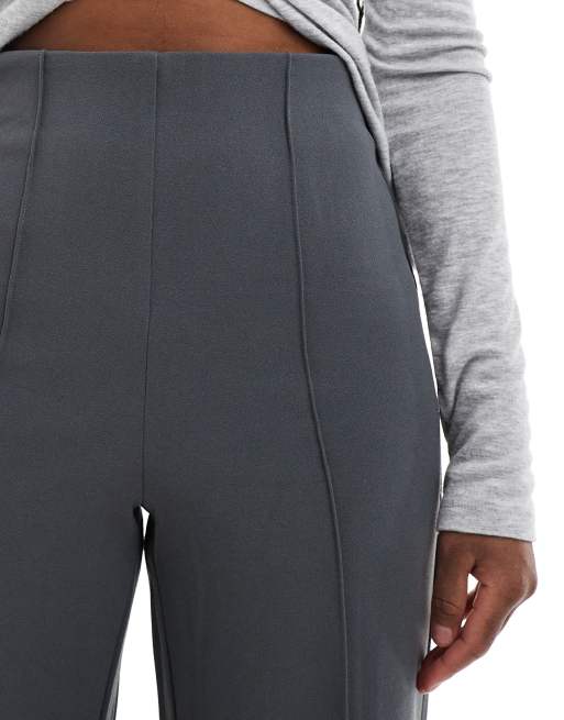 Vero Moda - Pantaloni a fondo ampio grigi con pieghe sul davanti, 3 di 5