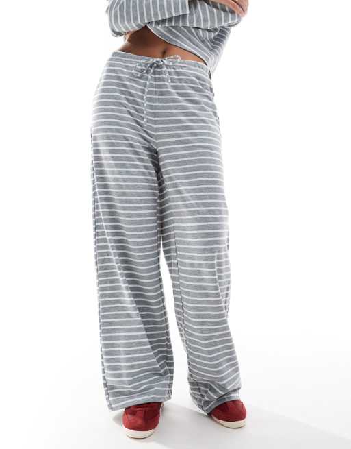 Vero Moda - Pantaloni a fondo ampio in jersey grigio a righe in coordinato, 2 di 5