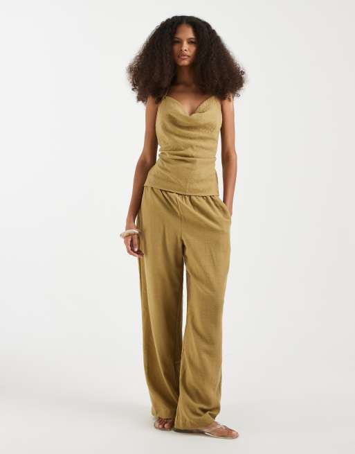 Vero Moda - Completo con top allacciato al collo con scollo ad anello e pantaloni a fondo ampio effetto lino verde salice, 3 di 3