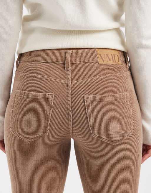 Vero Moda - Pantaloni a zampa in tessuto a coste color visone argentato, 5 di 5