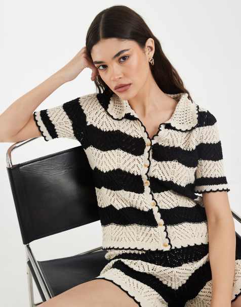 Vero Moda - Parte de un conjunto - Polo a rayas color crema y negras con botones delanteros de croché - view 1