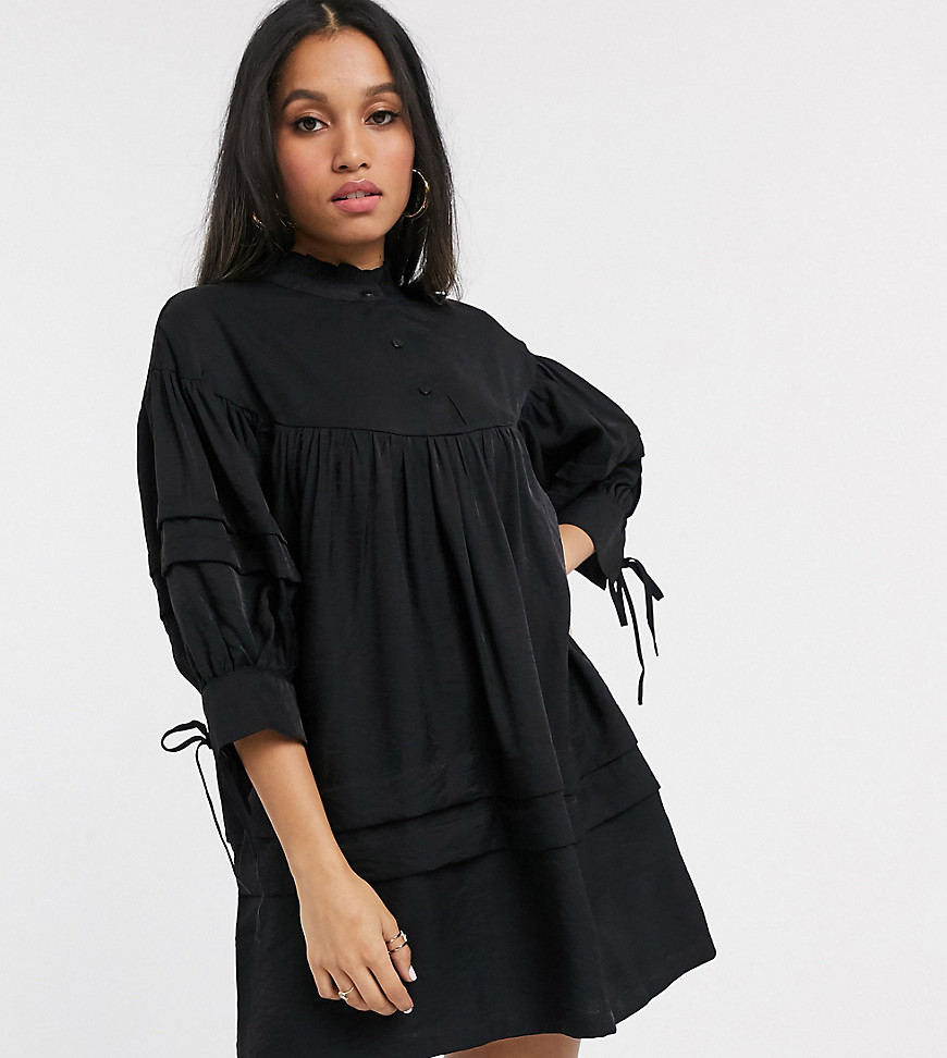 Vero Moda - Petite - Aangerimpelde hoogsluitende jurk in zwart