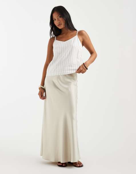 Vero Moda Petite – Beige, diagonalskuren midikjol i satin - view 1