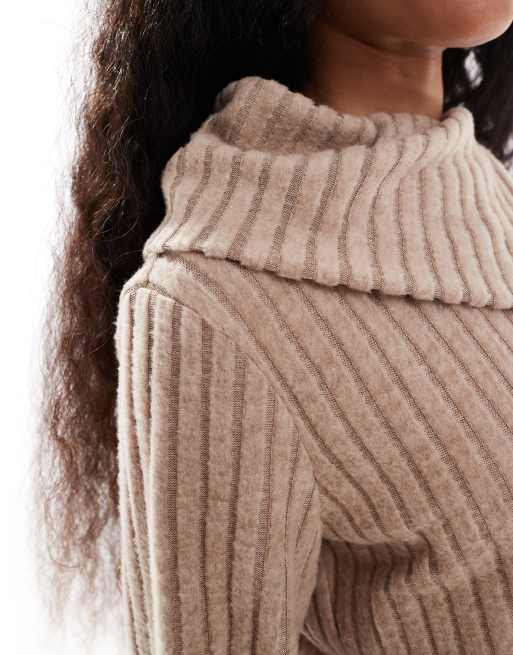 Vero Moda Petite - Beige top med foldet kant i ribstrikket jersey - Del af sæt, 2 af 4