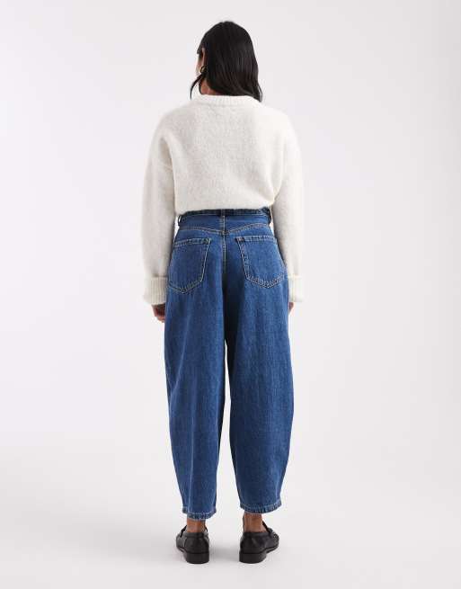 Vero Moda Petite Billie high rise barrel leg jeans in medium blue wash, 2 of 5