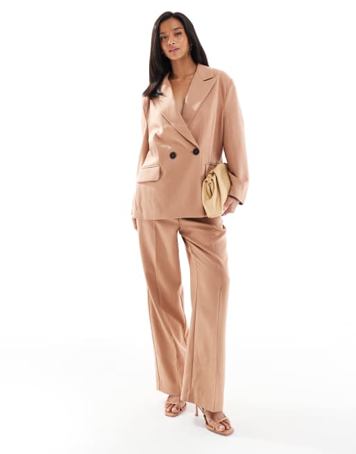 Vero Moda Petite - Blazer sartoriale e pantaloni a fondo ampio color moka a spina di pesce