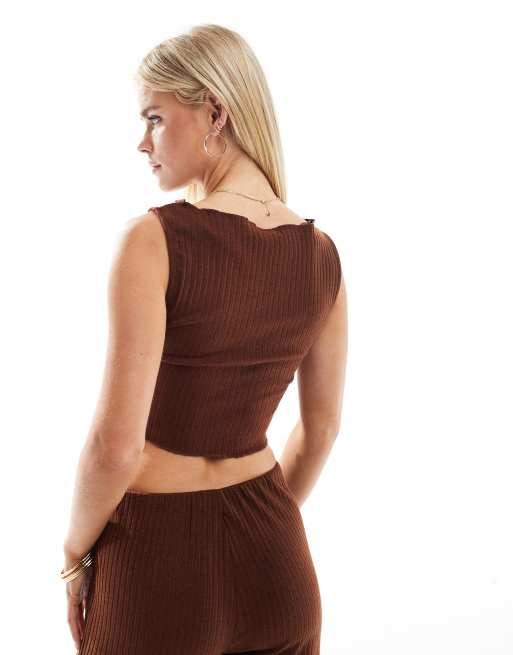 Vero Moda Petite - Brun ribstrikket ærmeløs top med asymmetrisk kant - Del af sæt, 4 af 4