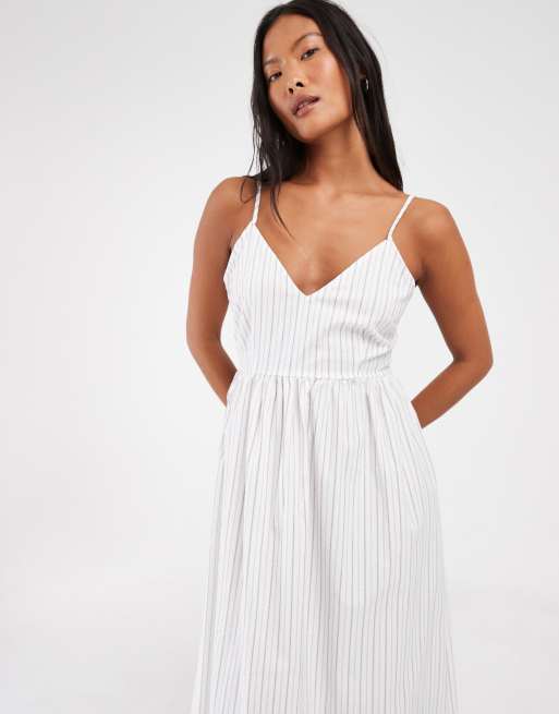 Vero Moda Petite cami midikjole med hvidt stribemønster, 2 af 4