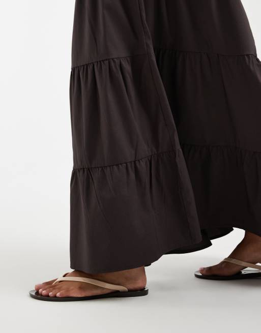 Vero Moda Petite - Chokoladebrun lagdelt boho-maxinederdel med rynket talje, 5 af 5