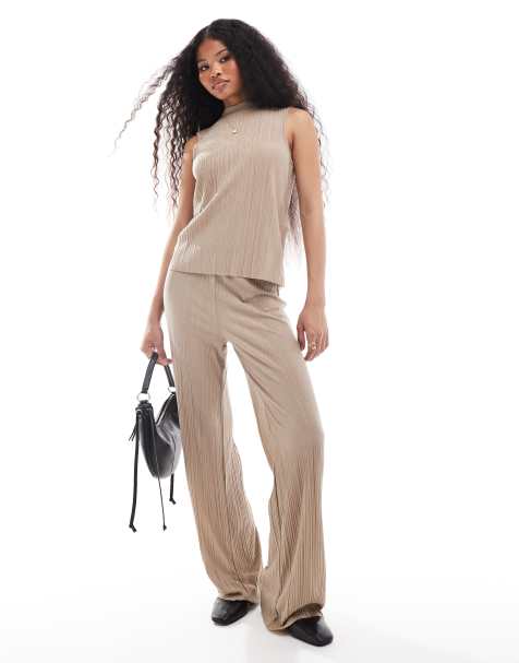 Vero Moda Petite - Co-ord set van mouwloze plissé top en broek in stone - view 1