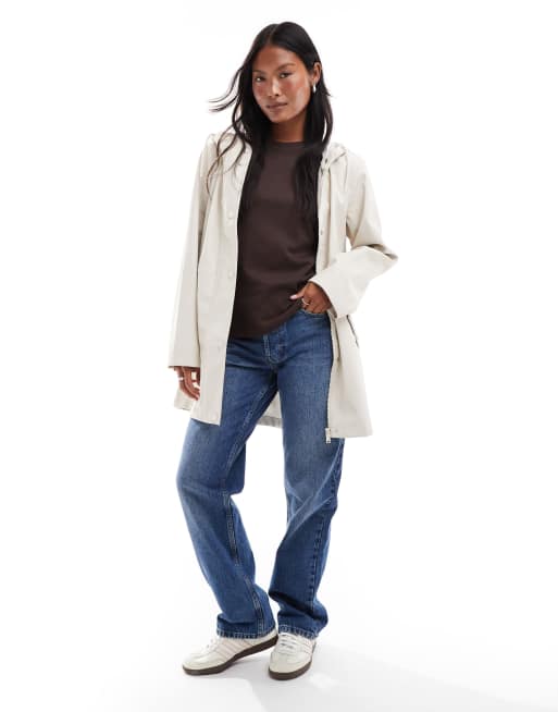 Vero Moda Petite coated rain jacket with hood in moonbeam stone, 3 of 4