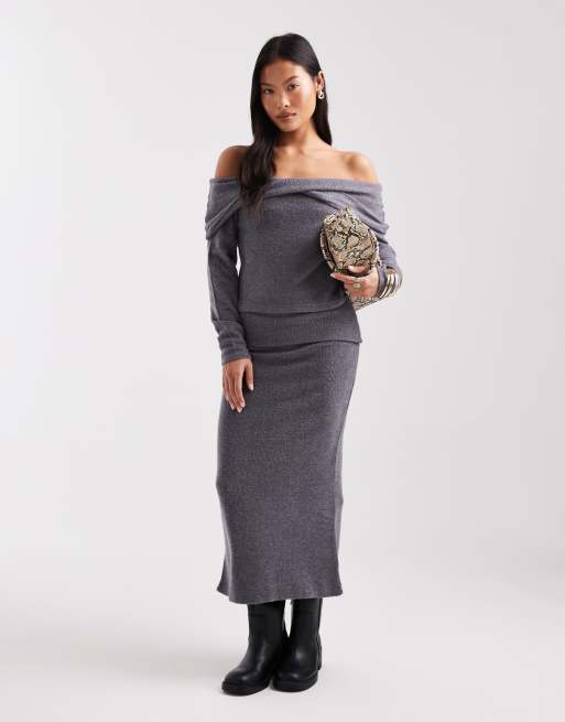 Vero Moda Petite - Completo morbido al tatto color grigio mélange composto da top a maniche lunghe con spalle scoperte e gonna midi con fascia in vita risvoltata