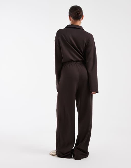 Vero Moda Petite - conjunto de jogger de pernera ancha con cintura anudada, muy suave, en marrón chocolate, 5 de 5