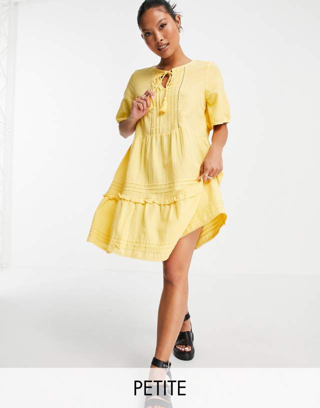 Vero Moda Petite cotton tiered smock dress with tie neck in yellow - YELLOW