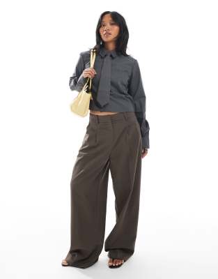 Vero Moda Petite Vero Moda Petite dad fit tailored trouser in chocolate-Brown