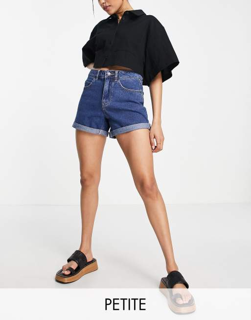 Vero Moda Petite denim mom shorts in mid blue