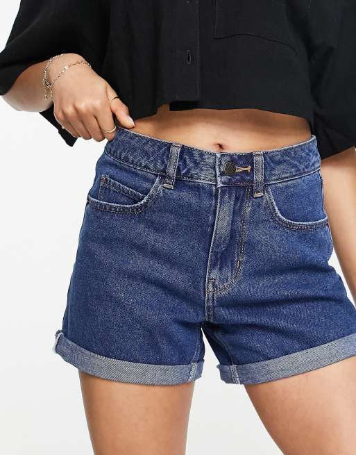 Vero Moda Petite denim mom shorts in mid blue