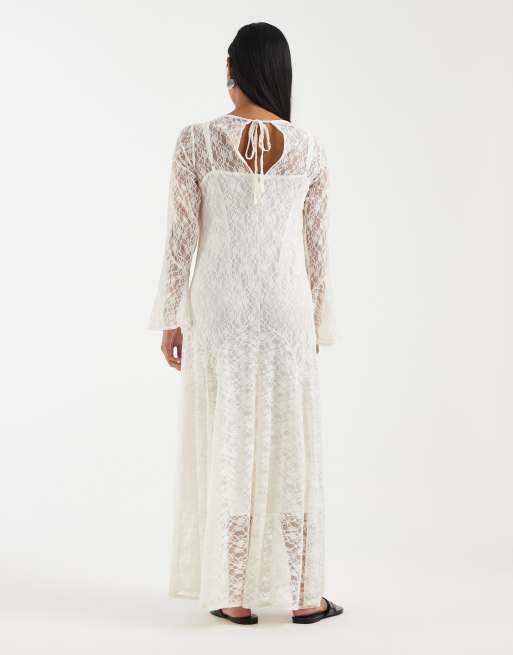 Vero Moda Petite – Durchgehend aus Blumenspitze gefertigtes Boho-Maxikleid in Cremeweiß mit Godet-Rock, 4 von 4